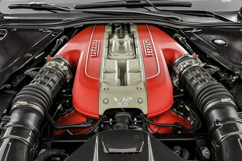 Used 2020 Ferrari 812 Superfast RWD image 20