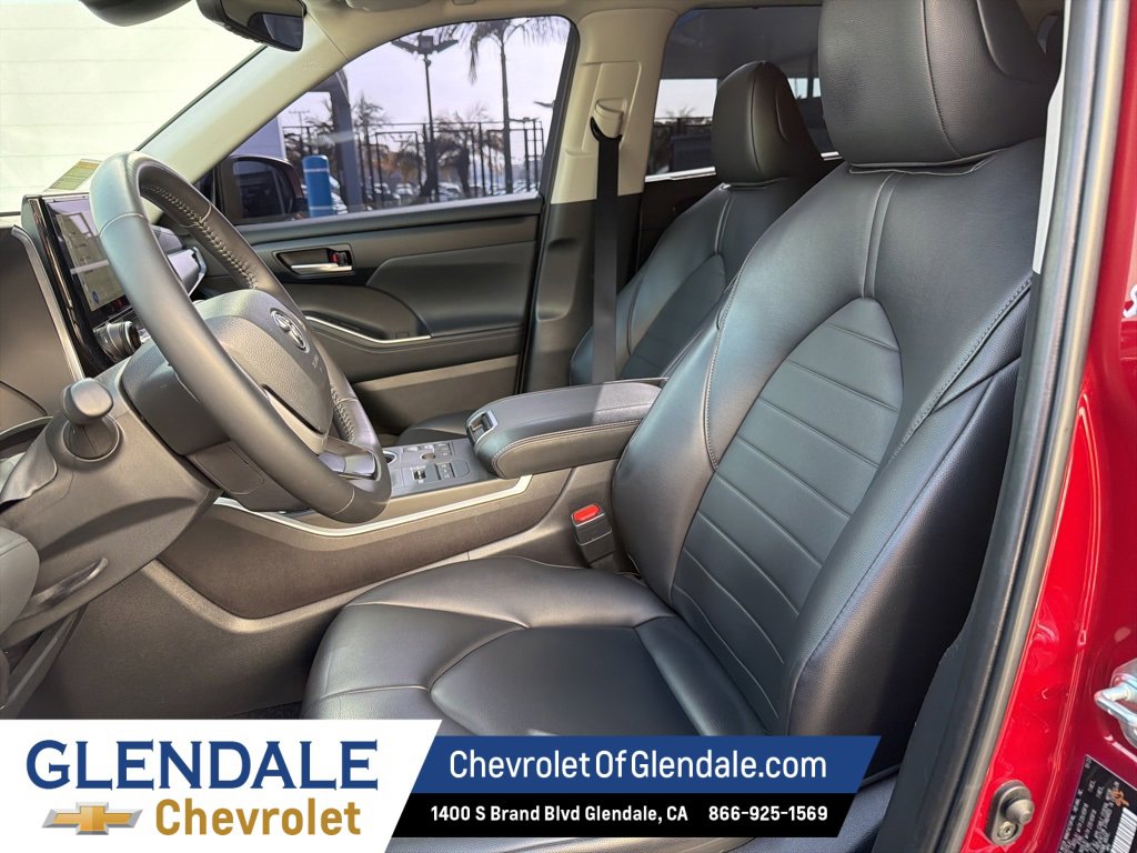 Used 2023 Toyota Highlander XLE image 15