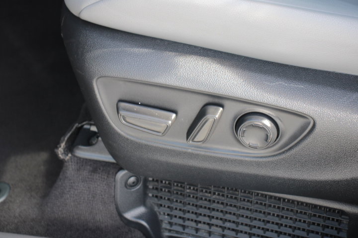 Certified 2024 Toyota Sienna XLE image 12