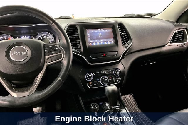 Used 2019 Jeep Cherokee Latitude Plus w/ Cold Weather Group AWD/4WD image 12