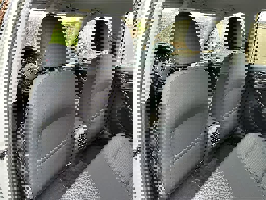 Used 2019 Volkswagen e-Golf SE w/ Driver Assistance Package image 12