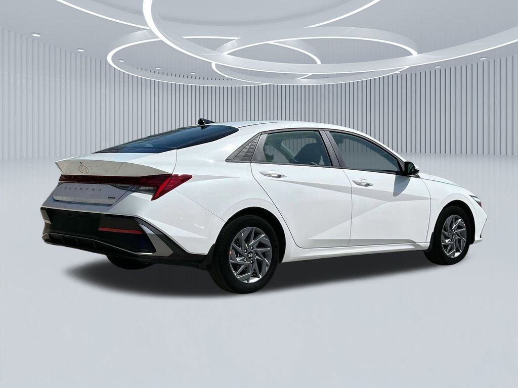 New 2025 Hyundai Elantra Blue image 8