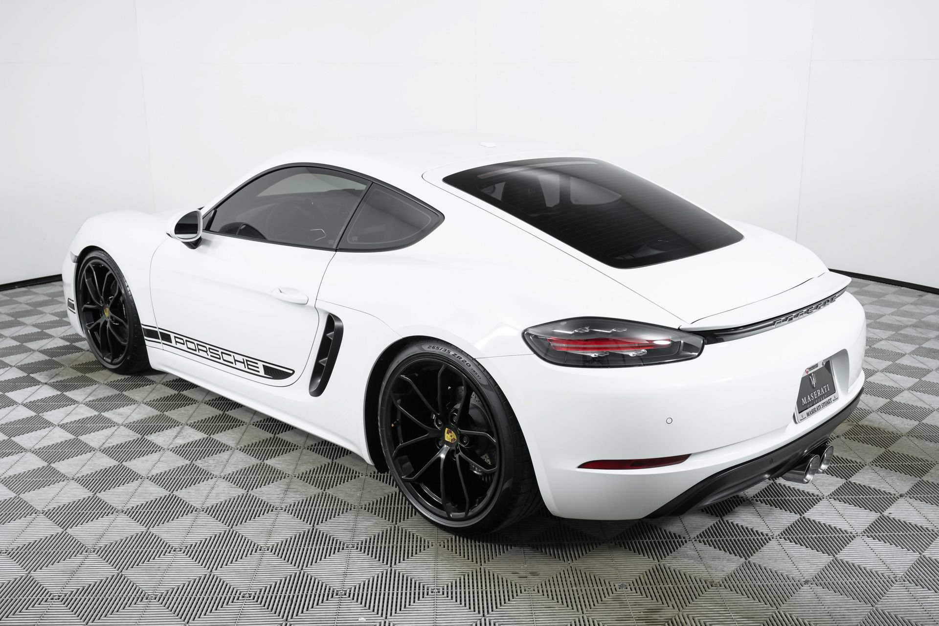 Used 2025 Porsche 718 Cayman RWD image 28