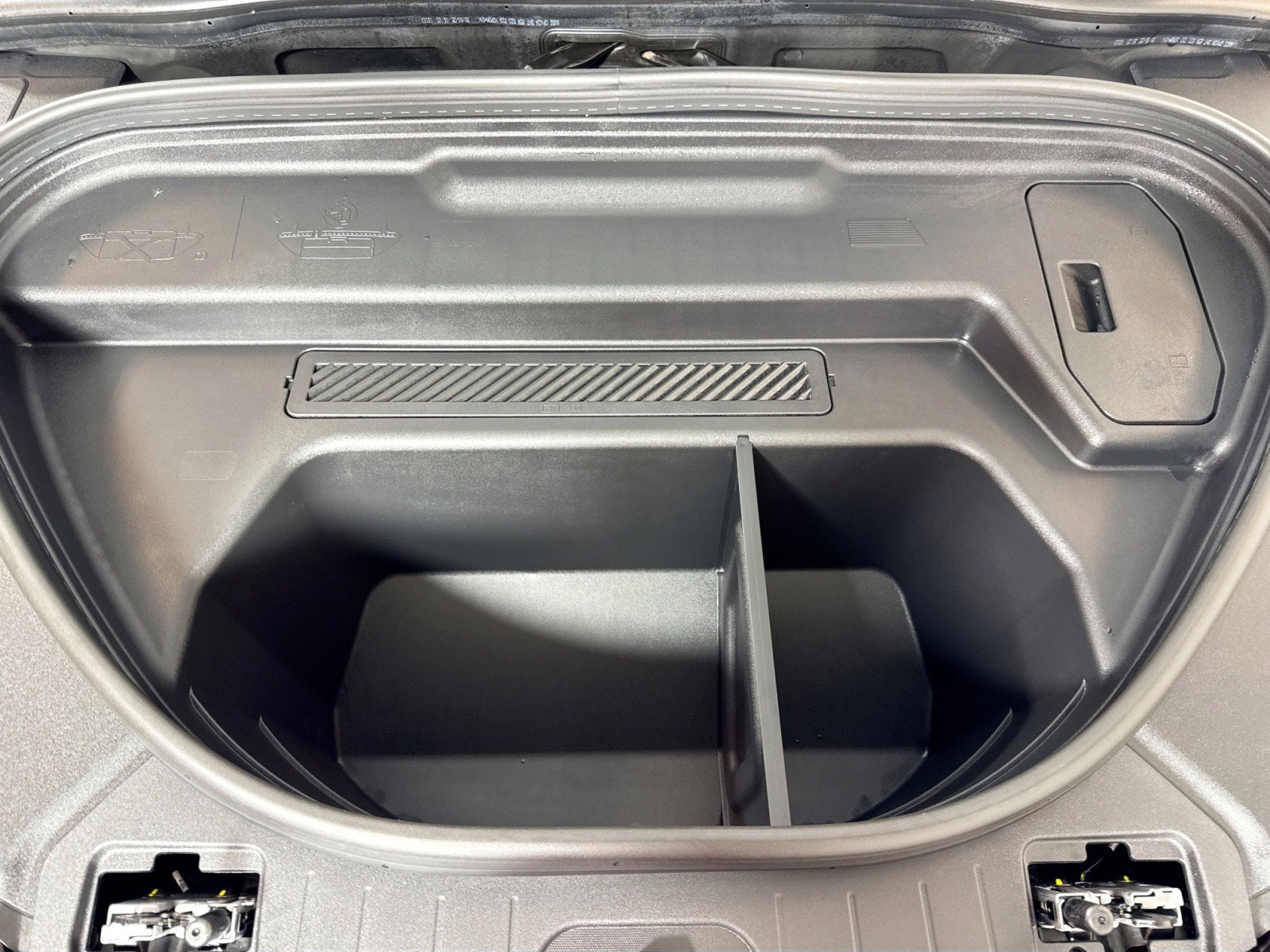 Used 2025 Audi Q6 e-tron Premium w/ Convenience Package image 27