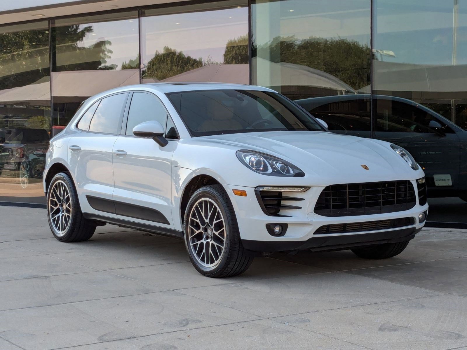 Used 2017 Porsche Macan image 7