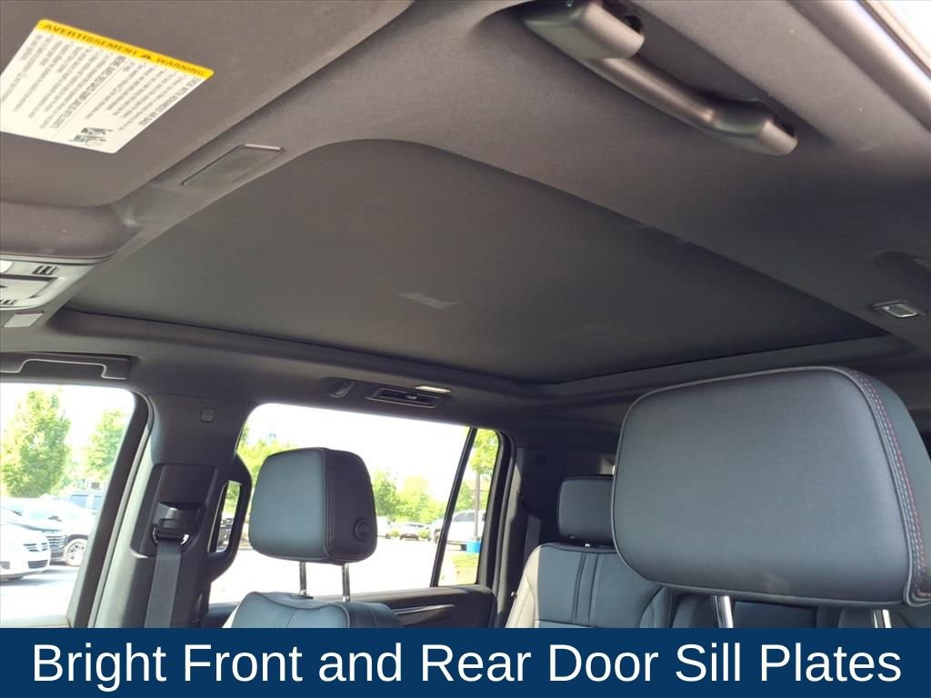 Used 2025 Chevrolet Suburban RST w/ Comfort Package AWD/4WD image 19