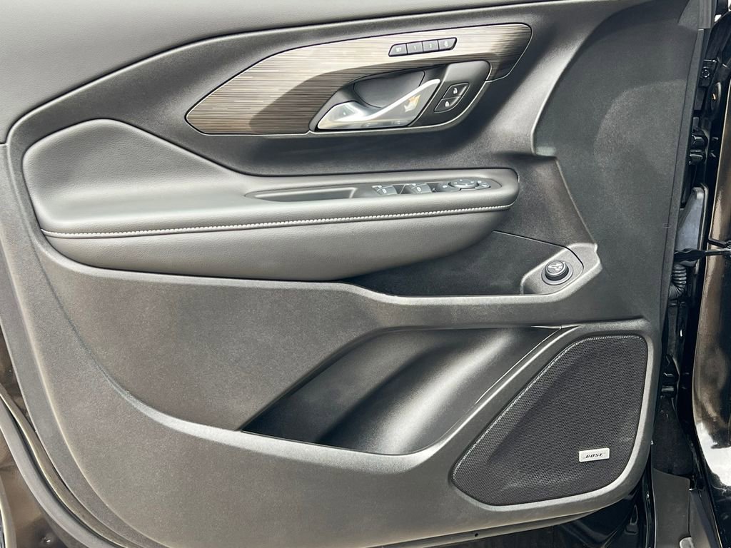 Certified 2024 GMC Terrain SLT w/ Infotainment Package II image 17