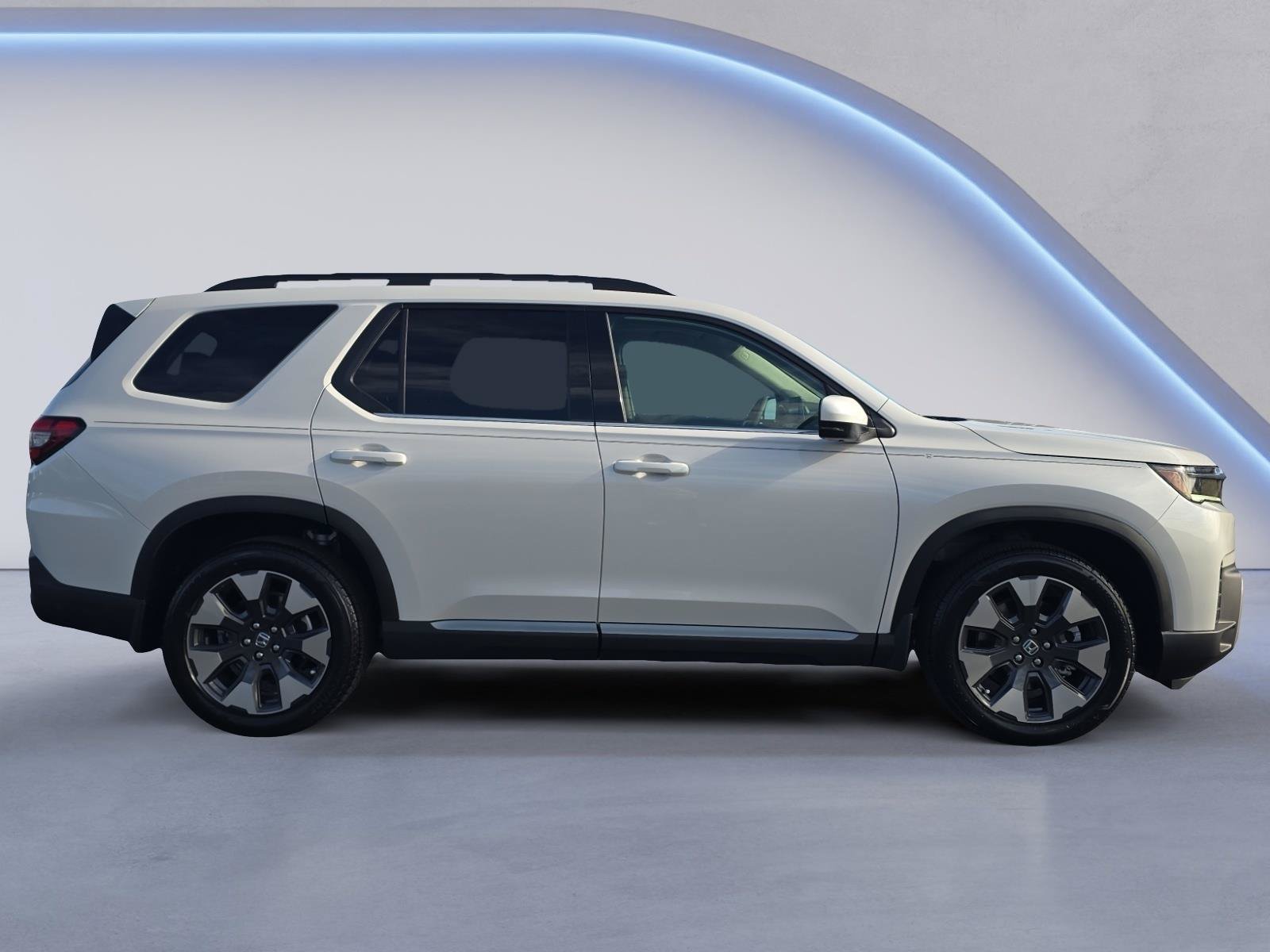 New 2026 Honda Pilot Touring image 7