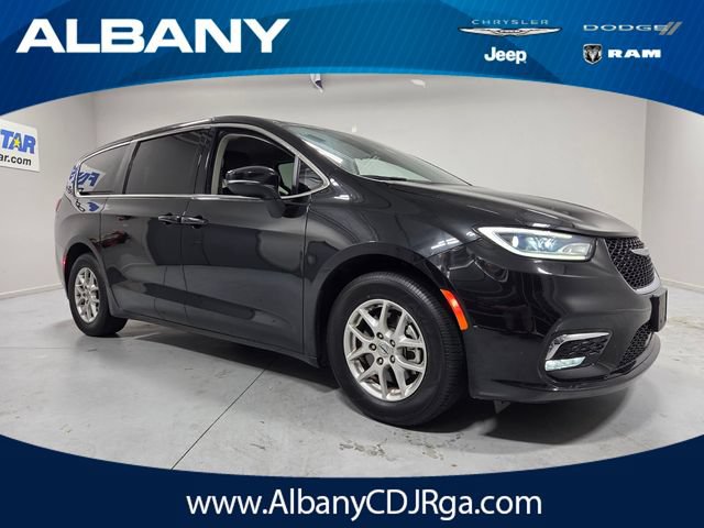Used 2023 Chrysler Pacifica Touring-L
