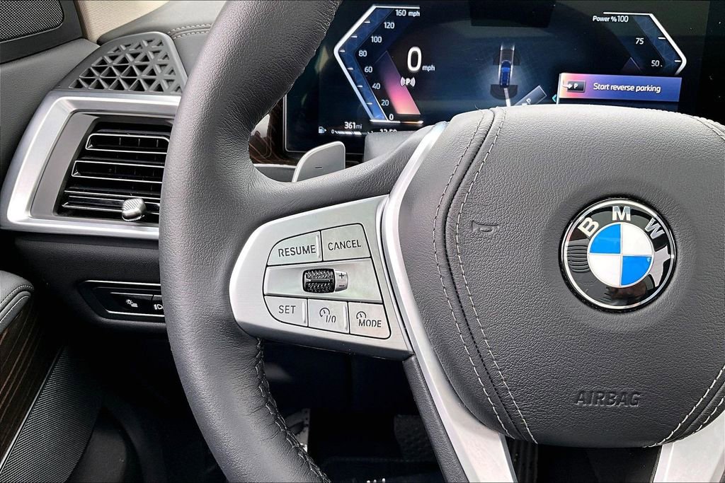 Used 2024 BMW X7 xDrive40i w/ Parking Assistance Package image 11