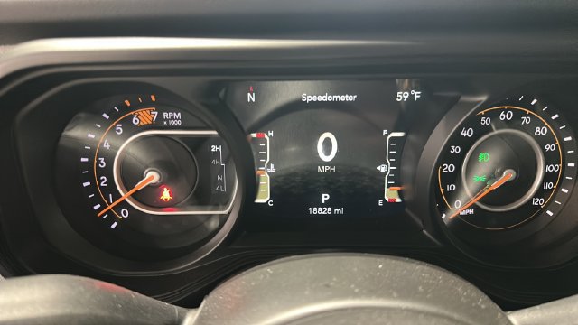 Used 2024 Jeep Wrangler Unlimited Sahara w/ Technology Group AWD/4WD image 15