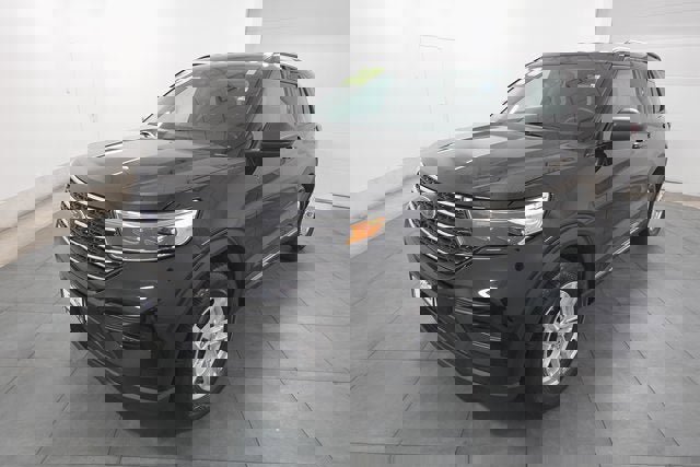 Used 2022 Ford Explorer XLT image 1