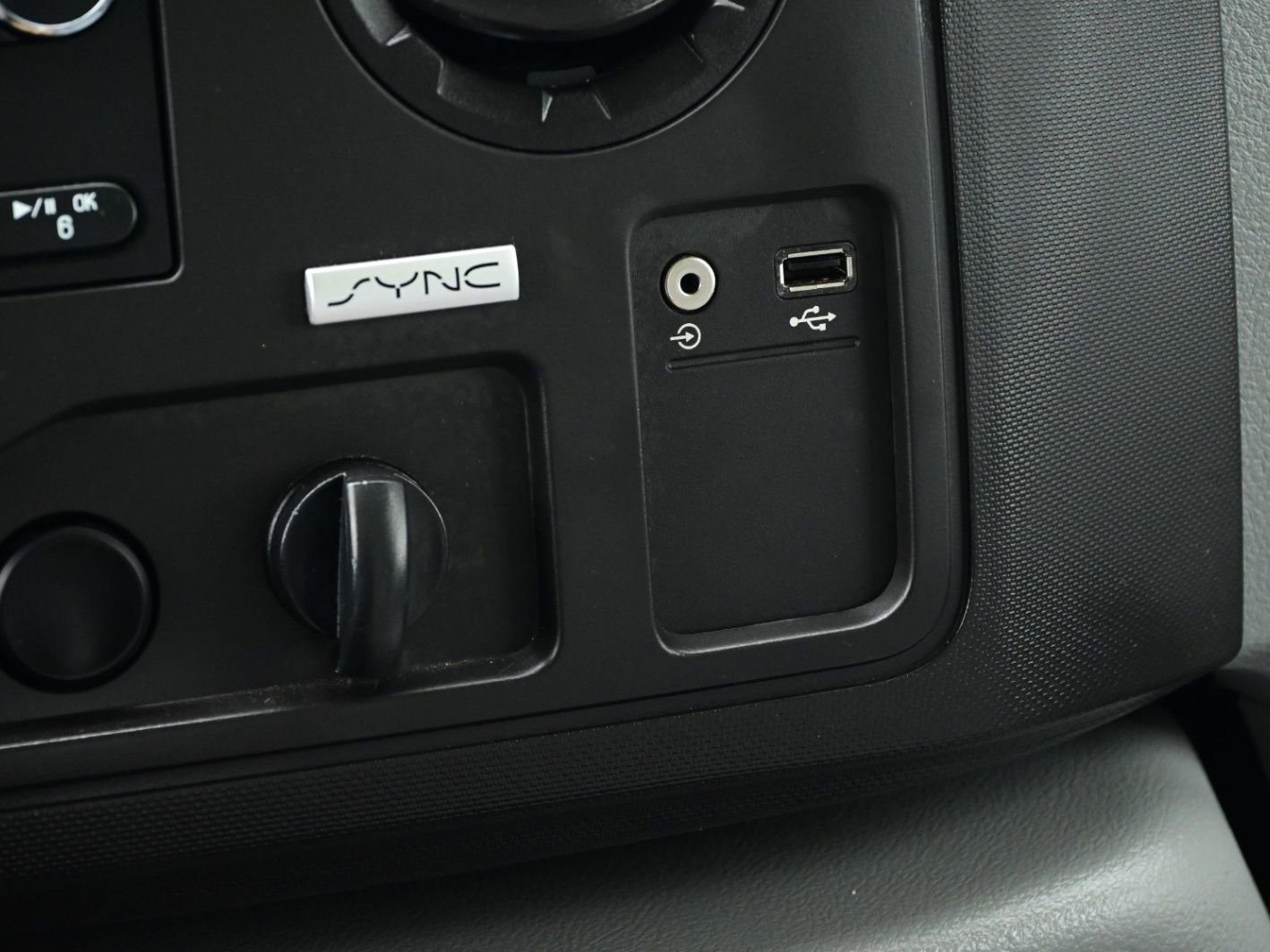 Used 2018 Ford E-450 and Econoline 450 Super Duty w/ Power Windows & Locks Group image 22