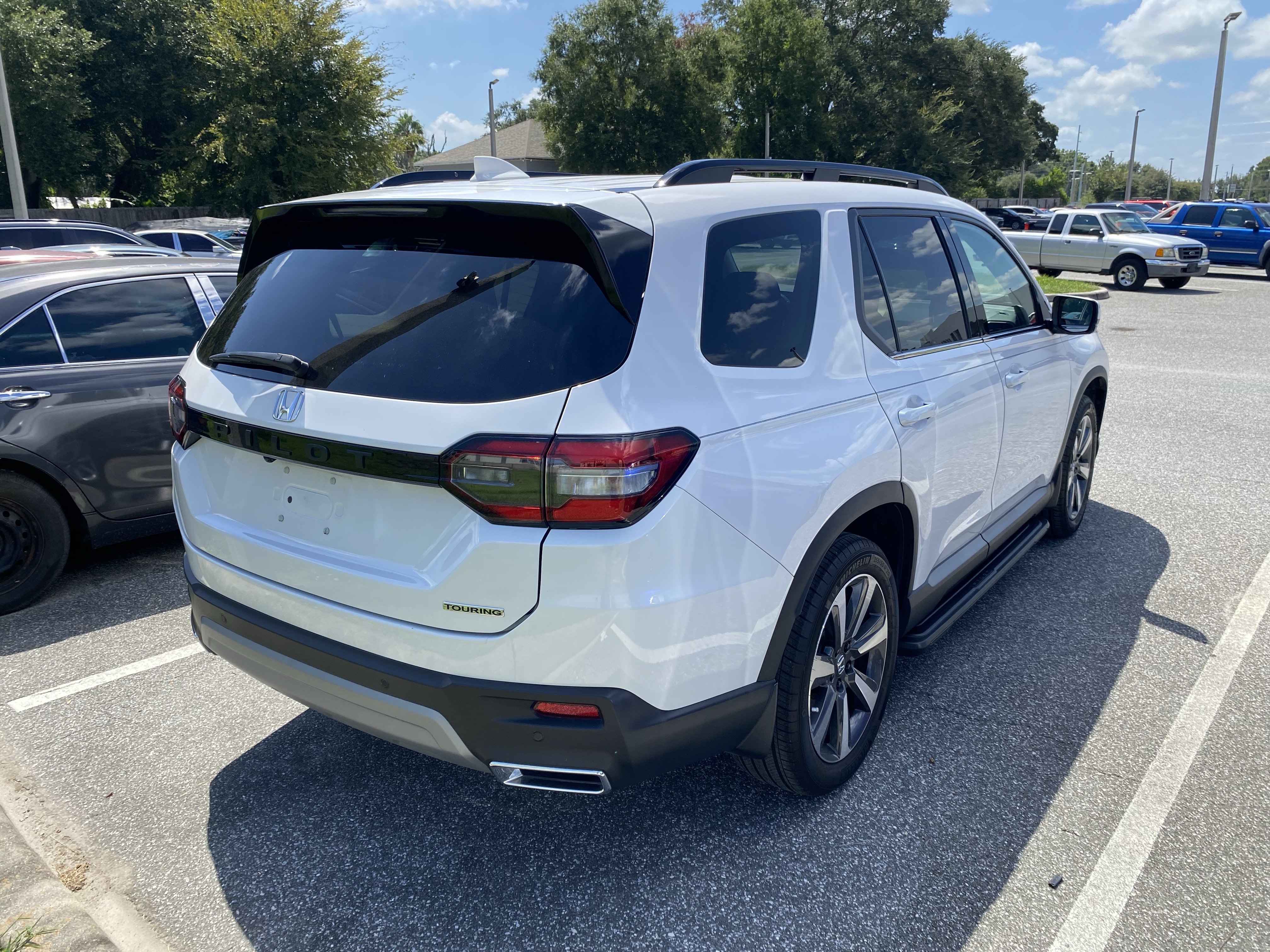 Used 2024 Honda Pilot Touring image 8