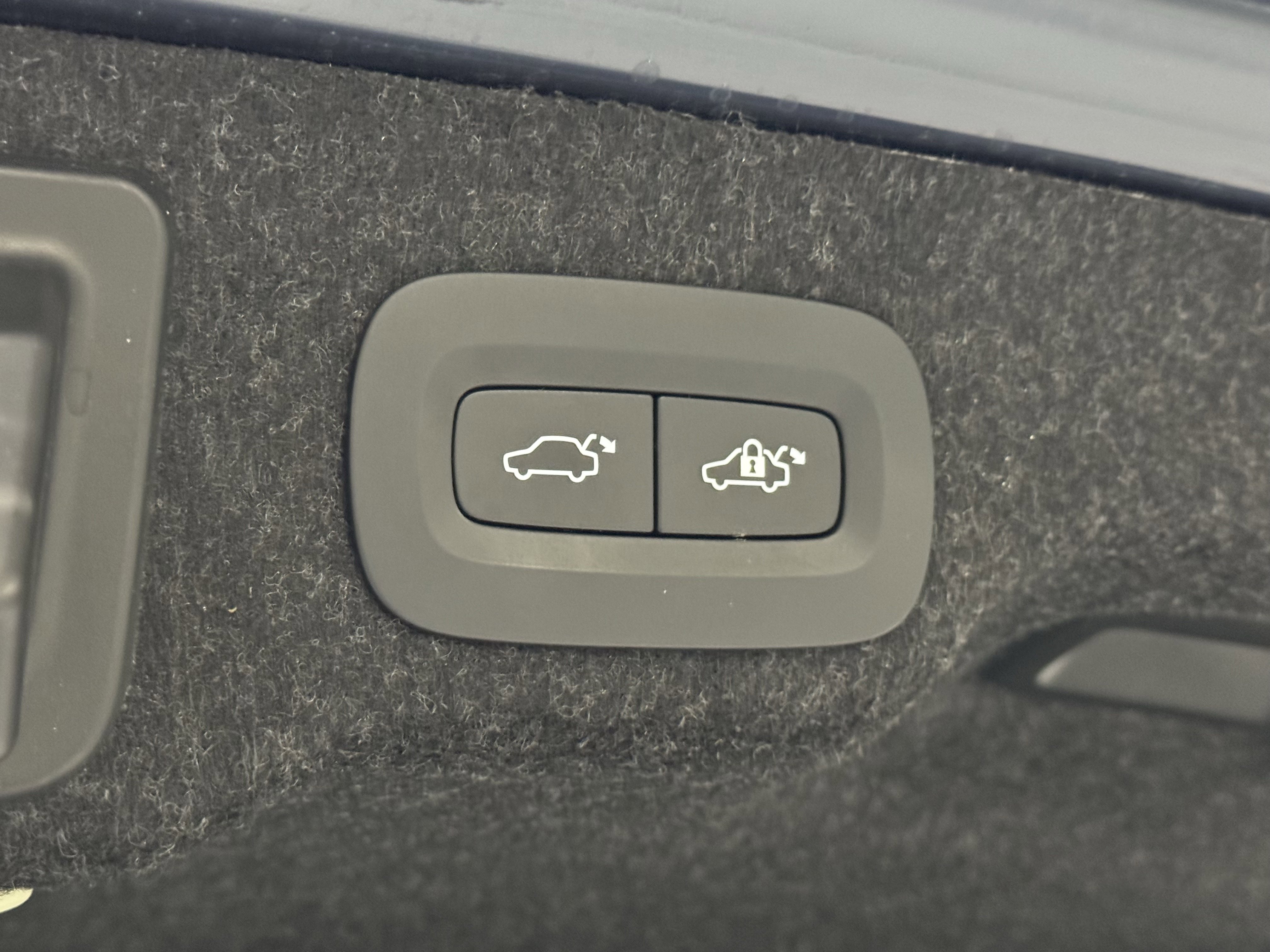 Used 2023 Volvo S90 B6 Ultimate w/ Protection Package Premier image 65