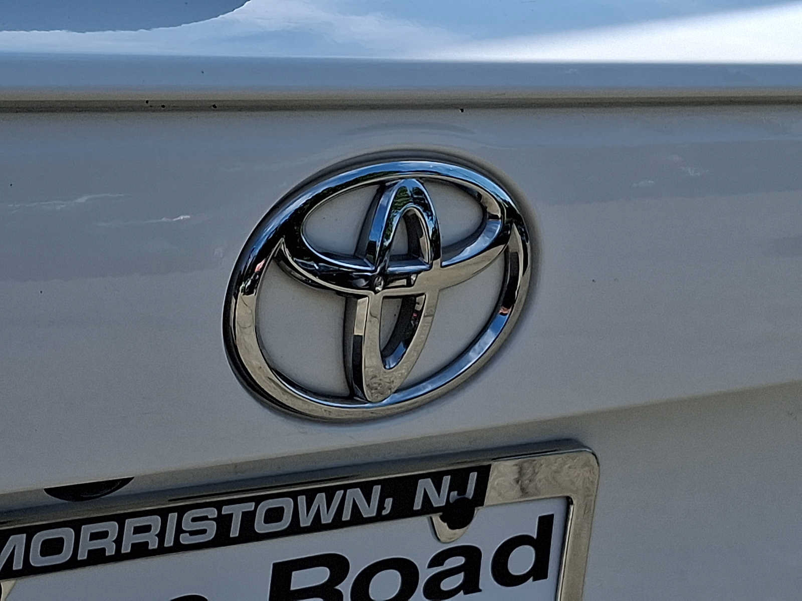 Used 2019 Toyota RAV4 XLE w/ All Weather Liner Package AWD/4WD image 29