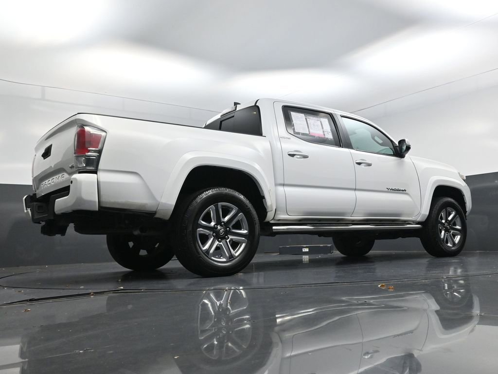 Used 2017 Toyota Tacoma Limited image 20