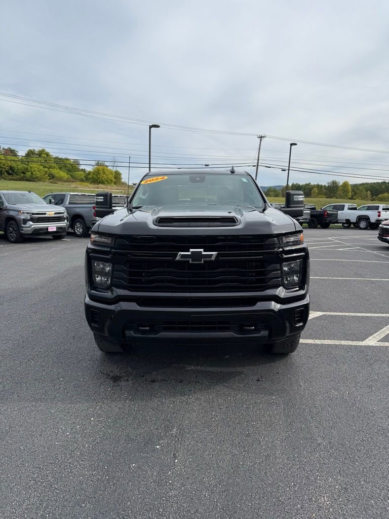 Used 2024 Chevrolet Silverado 2500 Custom w/ Custom Convenience Package image 2