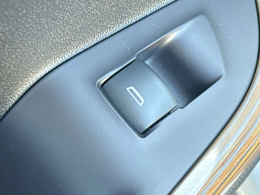 Used 2019 GMC Acadia SLE image 30