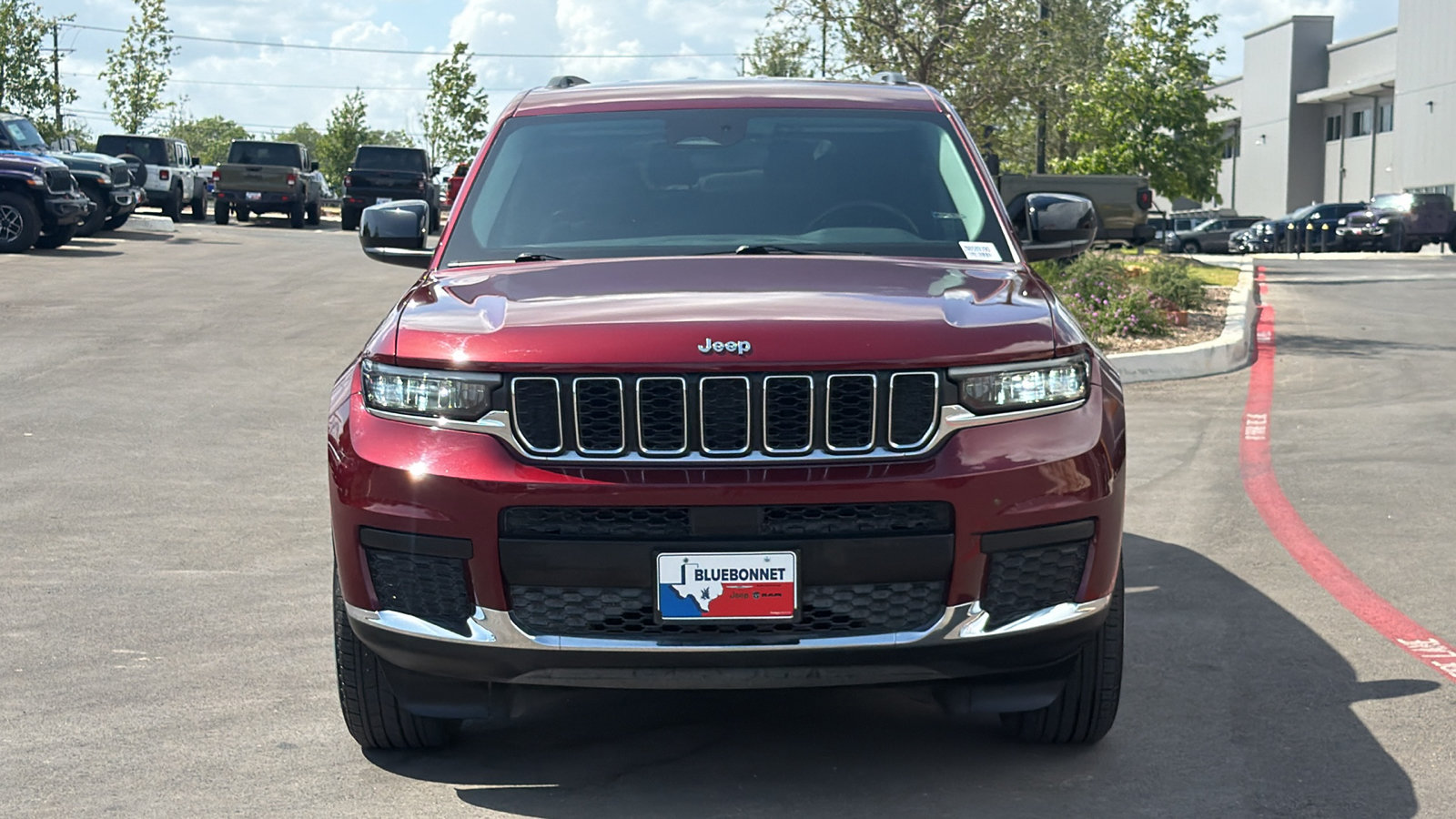 Certified 2022 Jeep Grand Cherokee L Laredo w/ Luxury Tech Group I RWD image 2