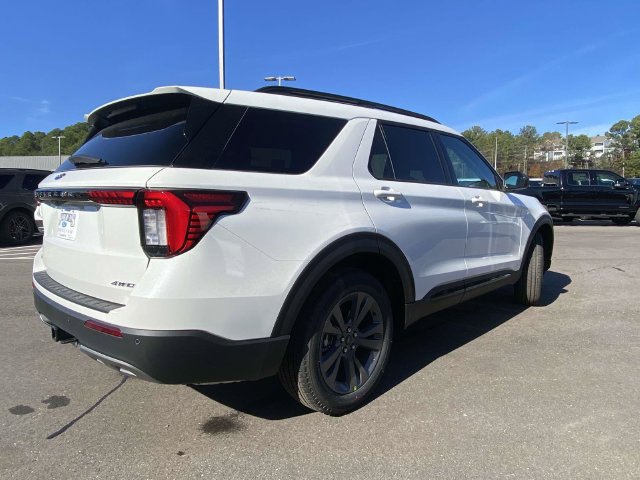 New 2026 Ford Explorer Active w/ Active Comfort Package AWD/4WD image 3