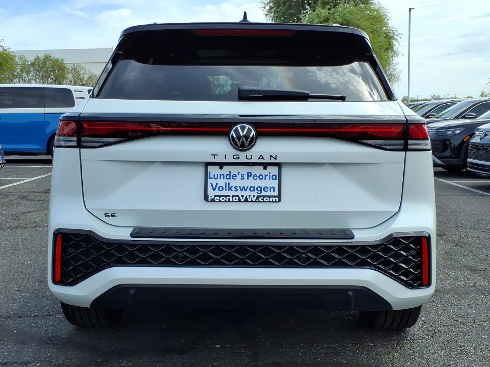 New 2026 Volkswagen Tiguan SE R-Line image 3