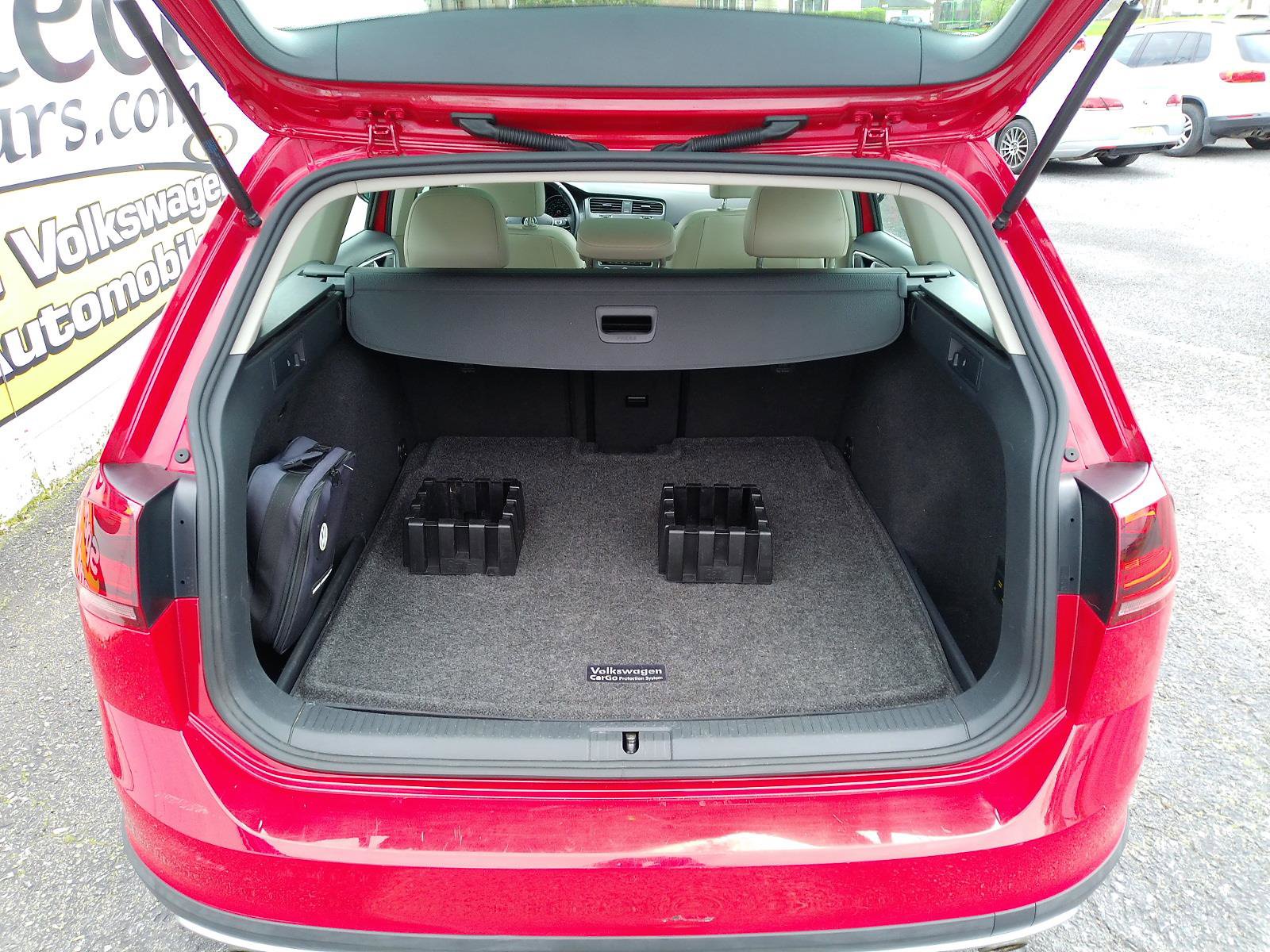 Used 2017 Volkswagen Golf Alltrack SE AWD/4WD image 28