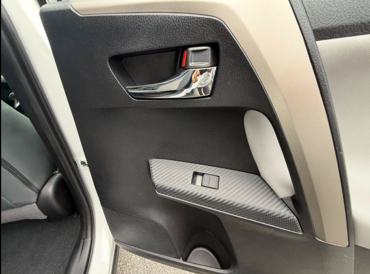 Used 2015 Toyota RAV4 Limited w/ Technology Package FWD image 16