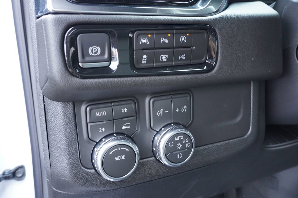 New 2026 GMC Yukon XL Denali w/ Sun & Power Step Package image 19