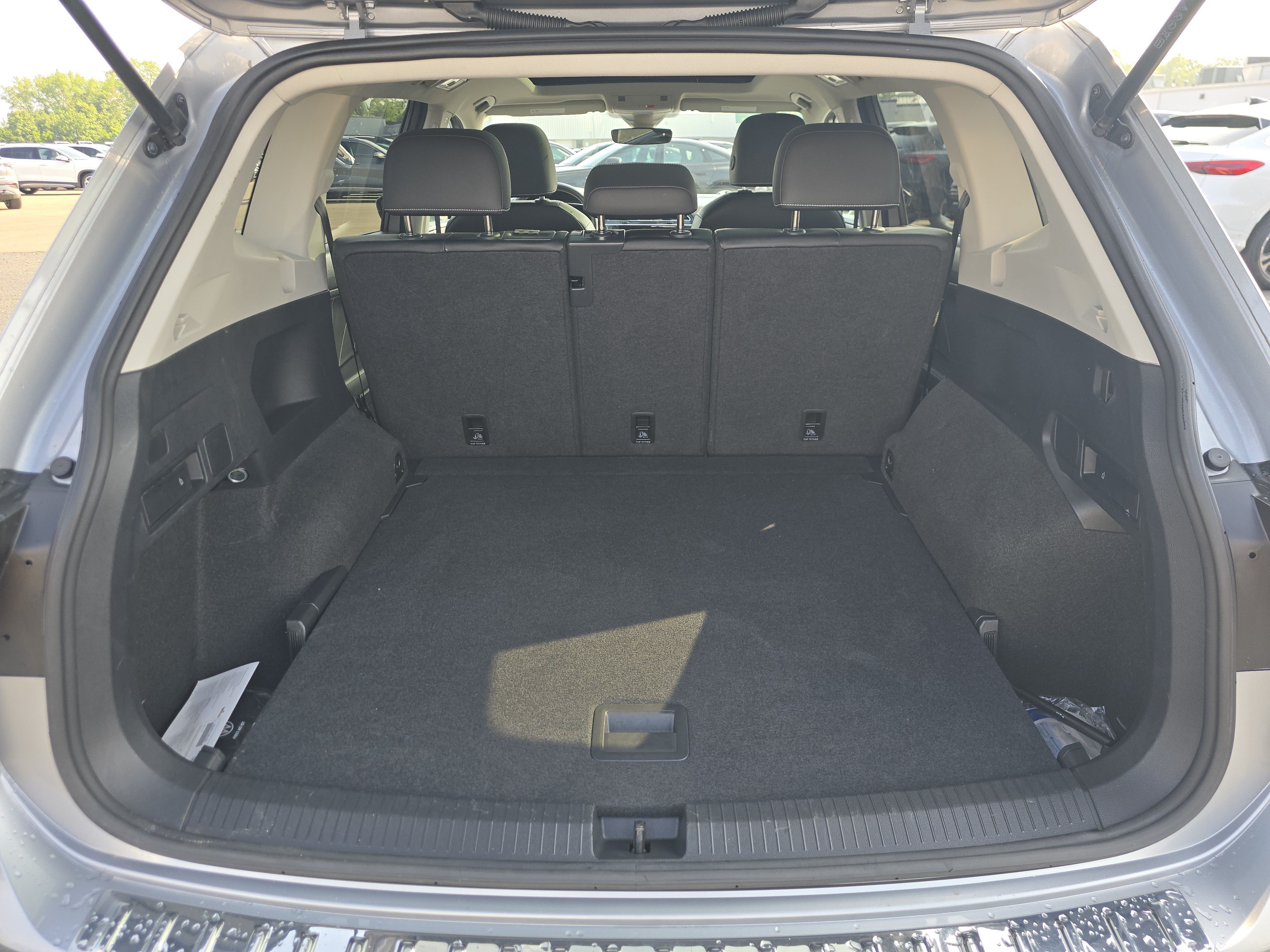 Certified 2024 Volkswagen Tiguan SE AWD/4WD image 17