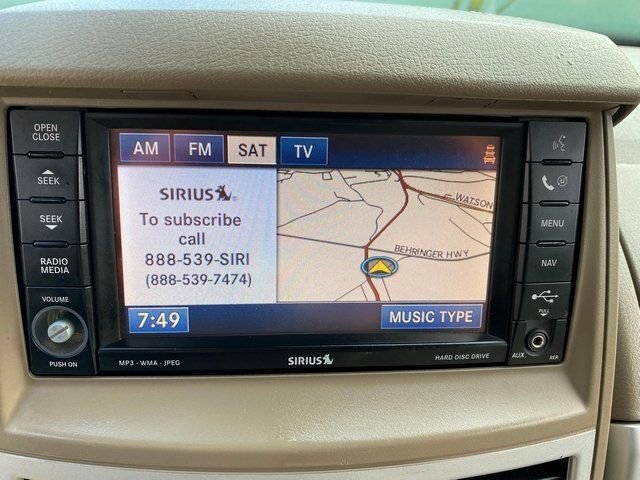 Used 2010 Chrysler Town & Country Limited w/ Entertainment Group #3 image 12