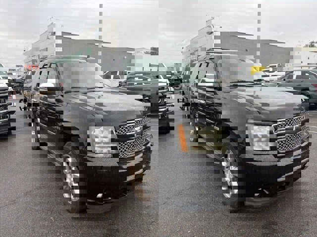 Used 2010 Chevrolet Tahoe LTZ image 2
