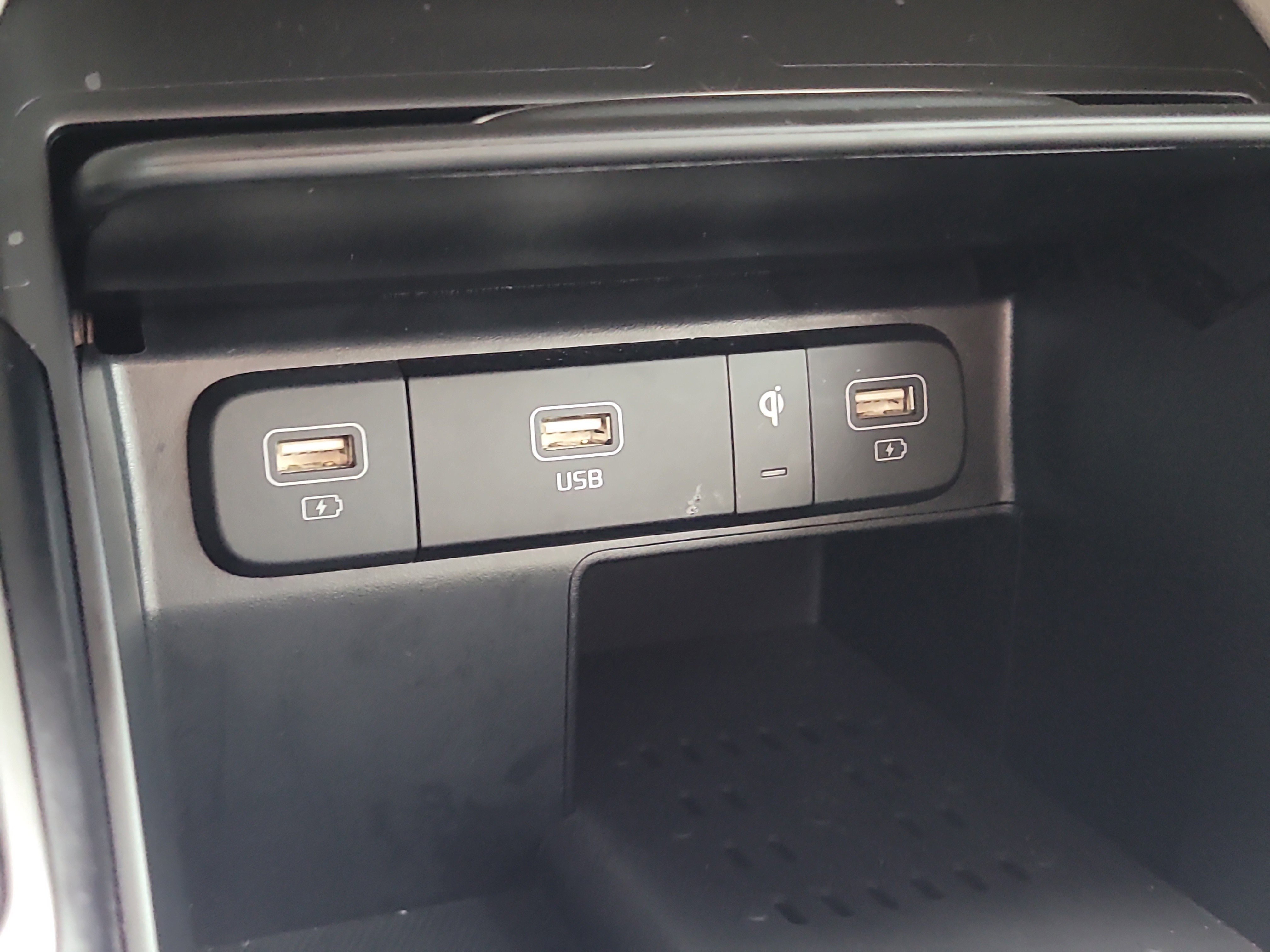 Used 2023 Kia Sorento S image 27