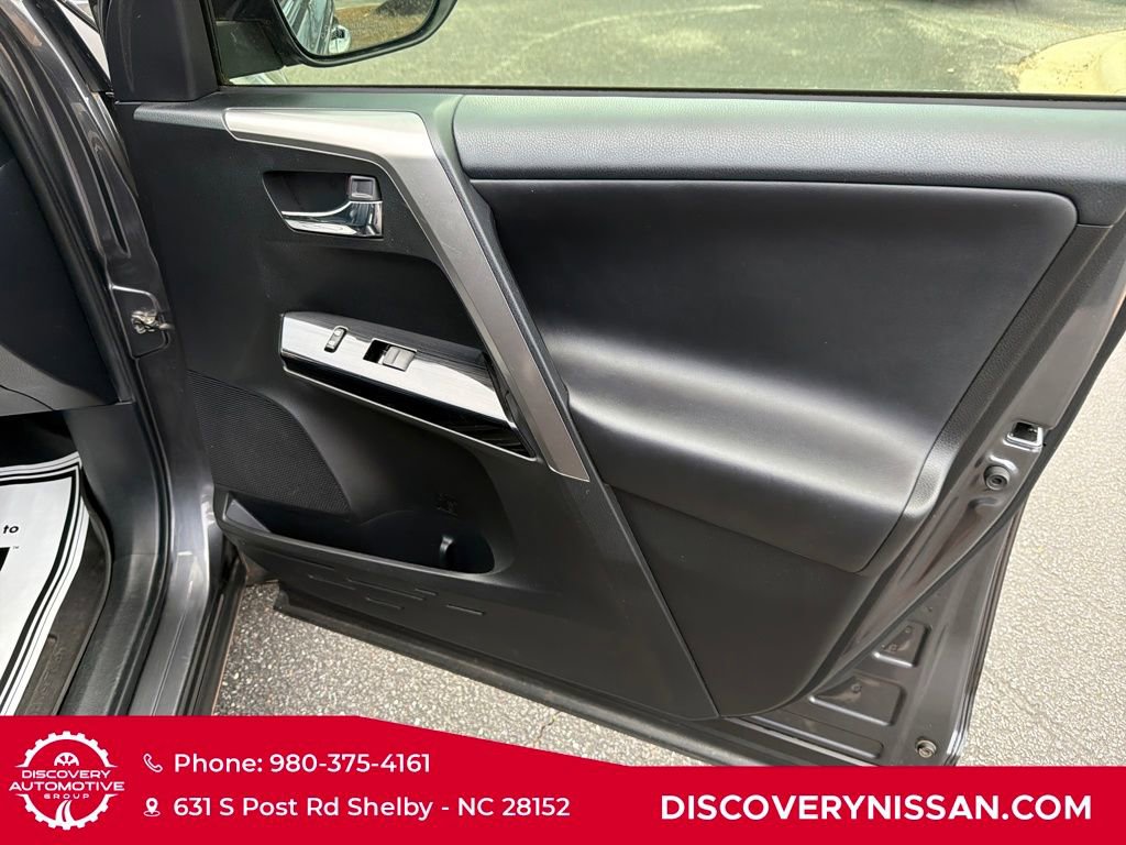 Used 2017 Toyota RAV4 Limited image 39