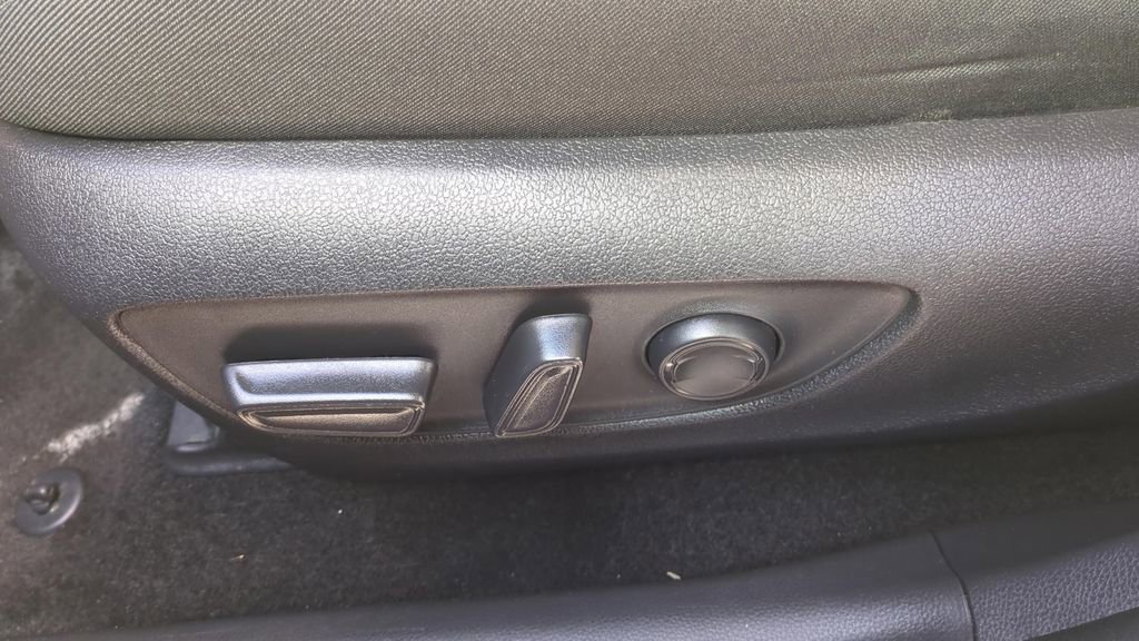 Used 2024 Toyota RAV4 XLE image 18