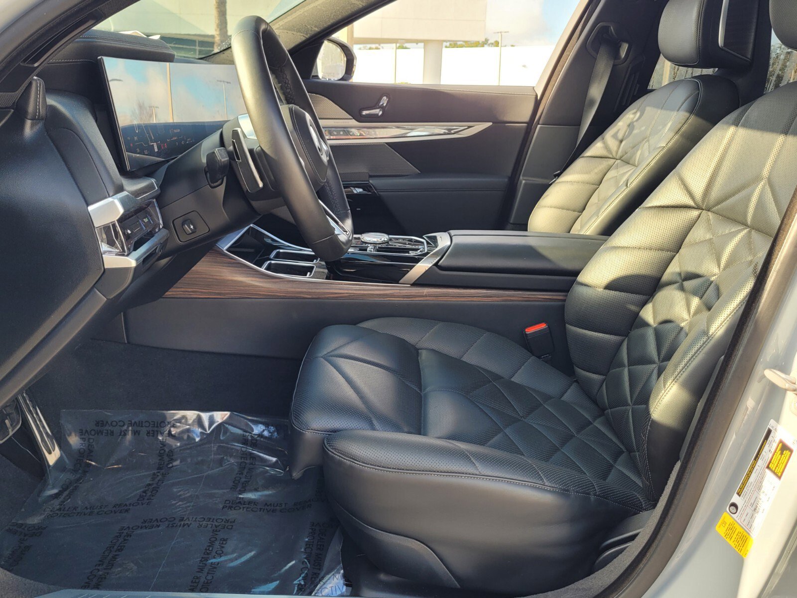 Used 2023 BMW 740i image 10