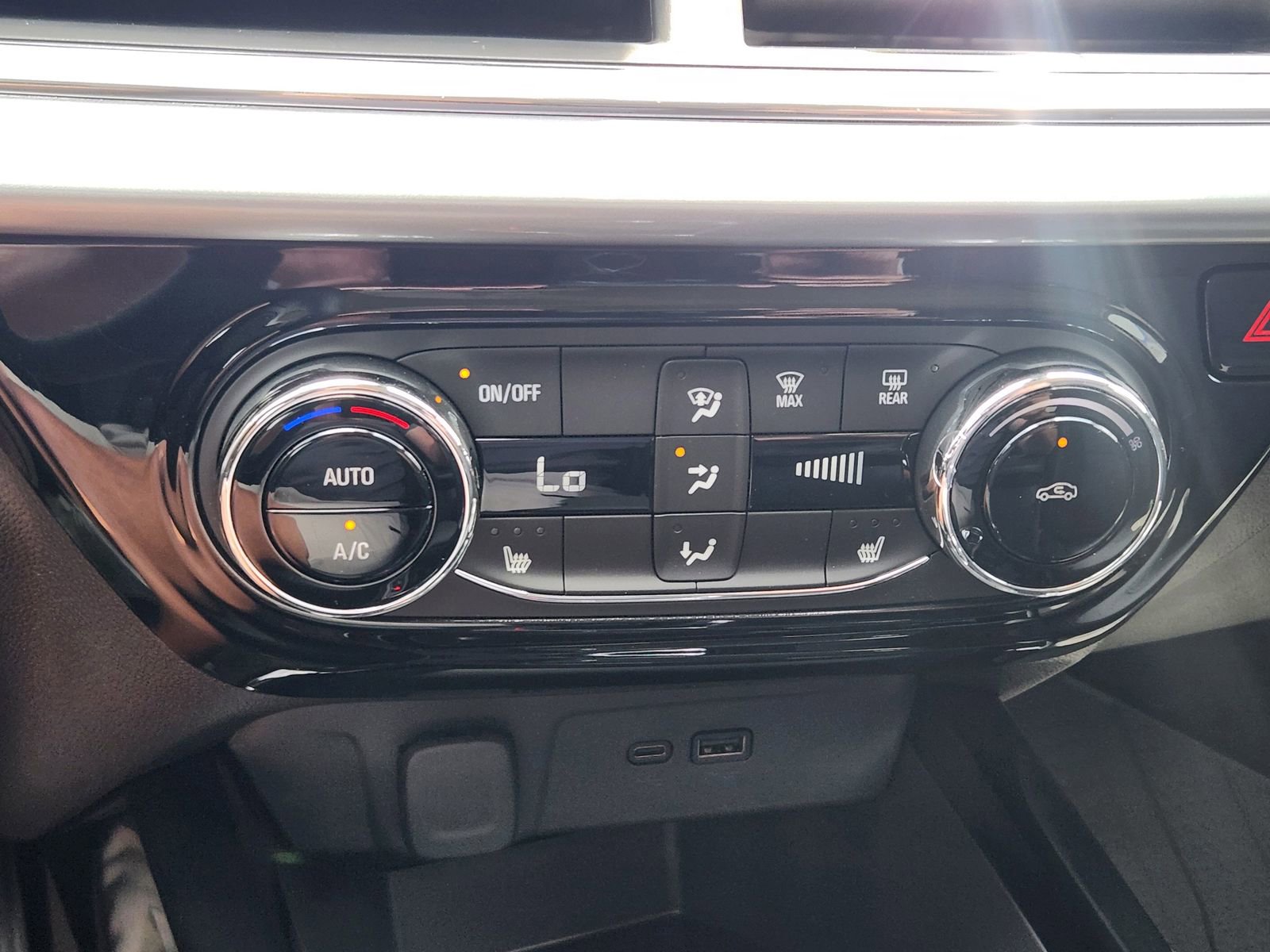 New 2026 Chevrolet Trax LT w/ Driver Confidence Package FWD image 17