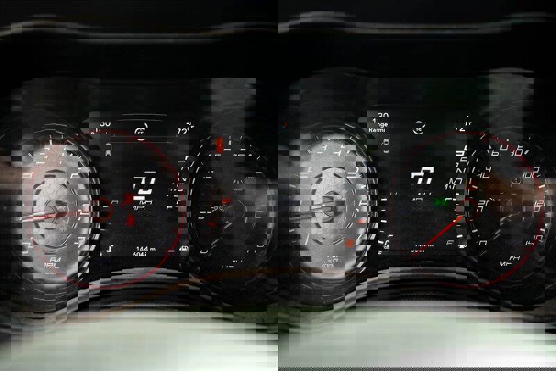 Used 2017 Dodge Charger SE w/ Blacktop Package image 12