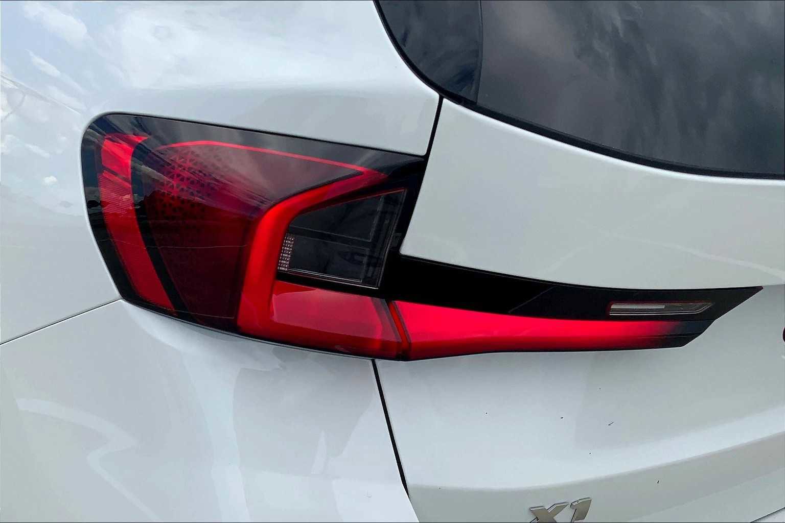 Used 2026 BMW X1 M35i w/ Technology Package image 14