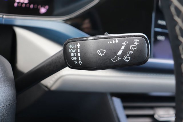 Used 2024 Volkswagen Taos SE image 23