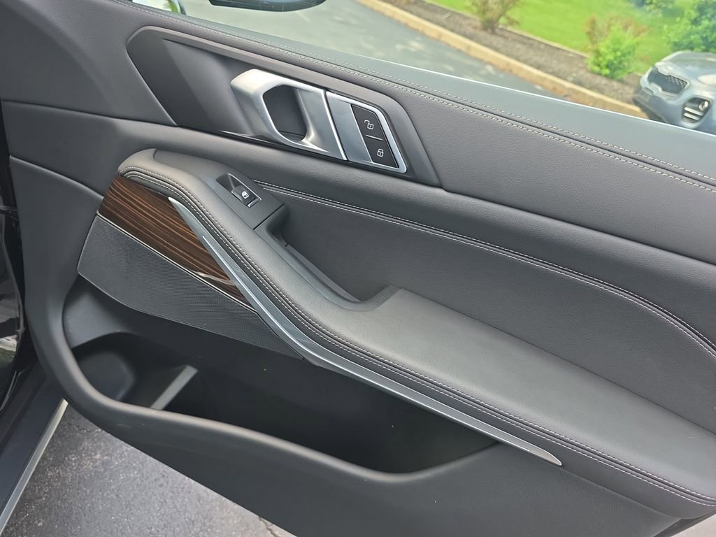 Used 2025 BMW X5 xDrive50e image 22