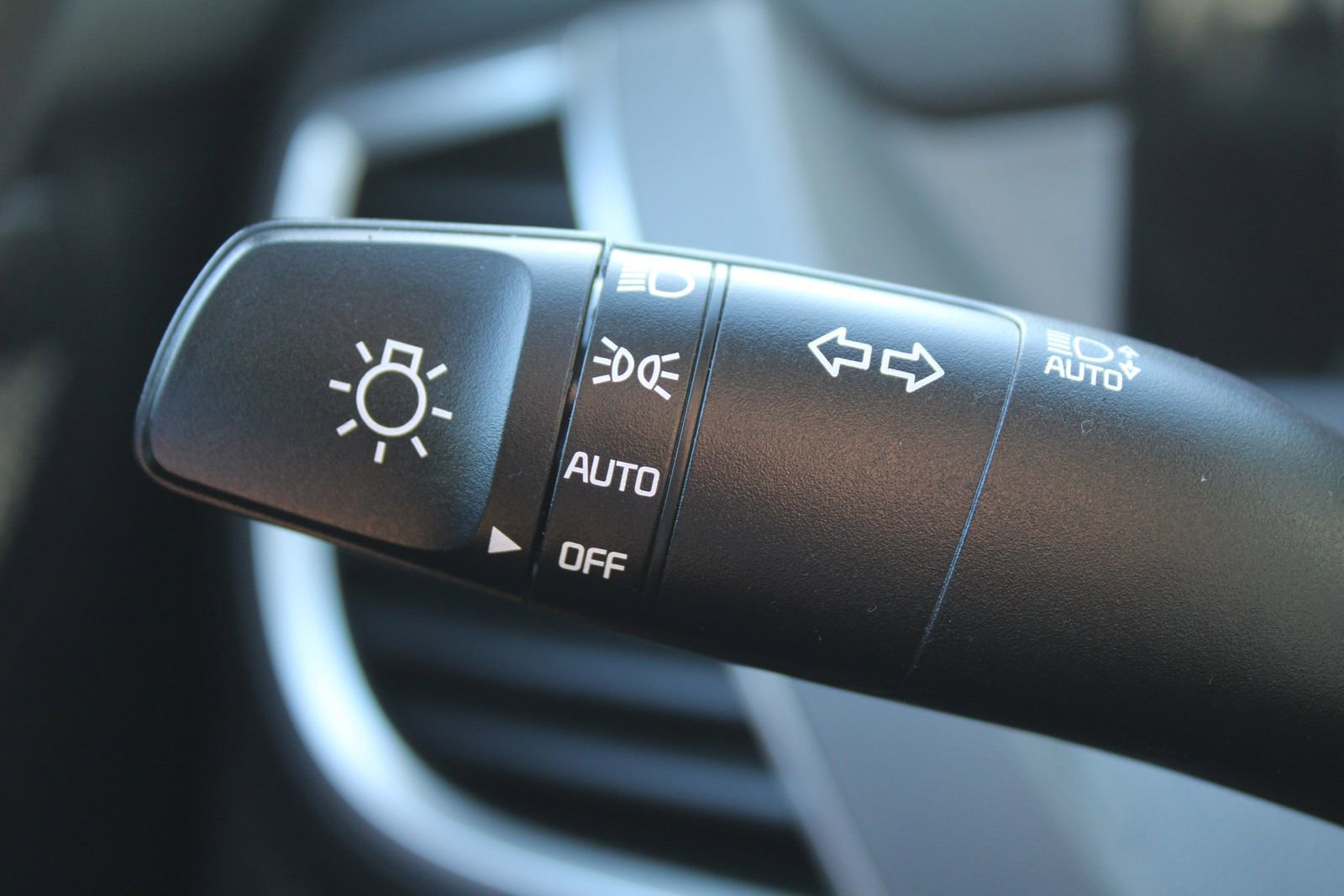 Certified 2026 Kia Seltos LX AWD/4WD image 26