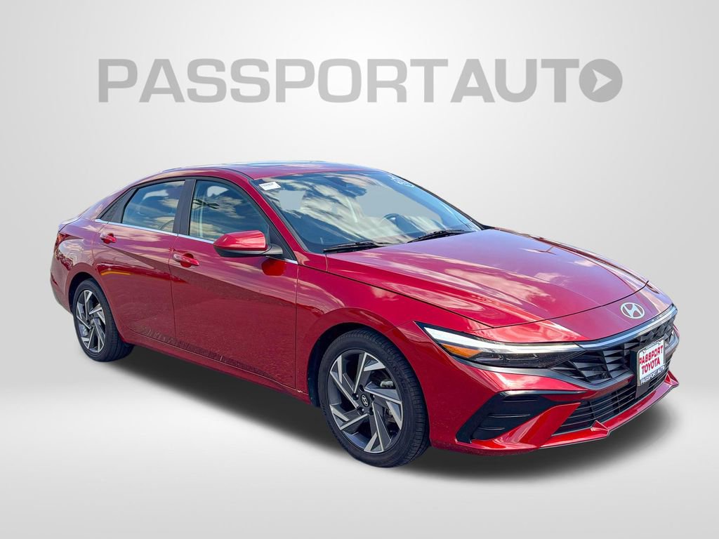 Used 2025 Hyundai Elantra SEL FWD image 11