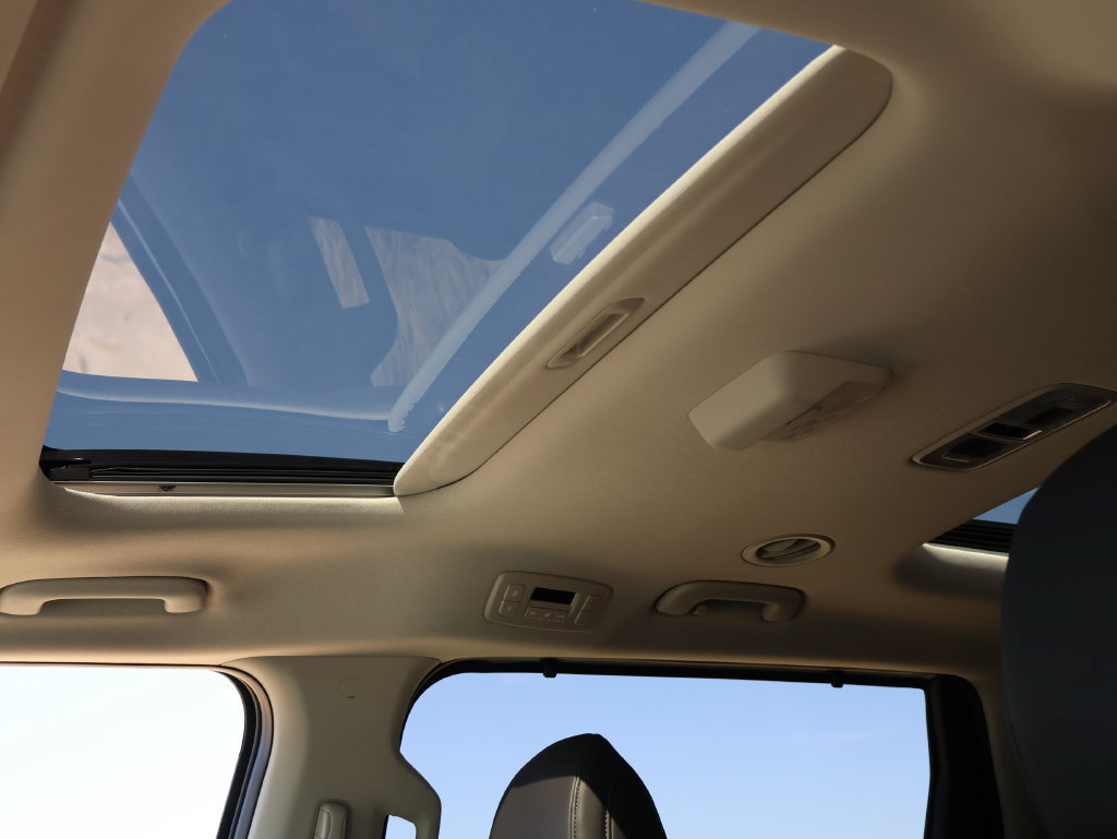 New 2027 Kia Carnival SX w/ Dark Edition Package FWD image 45