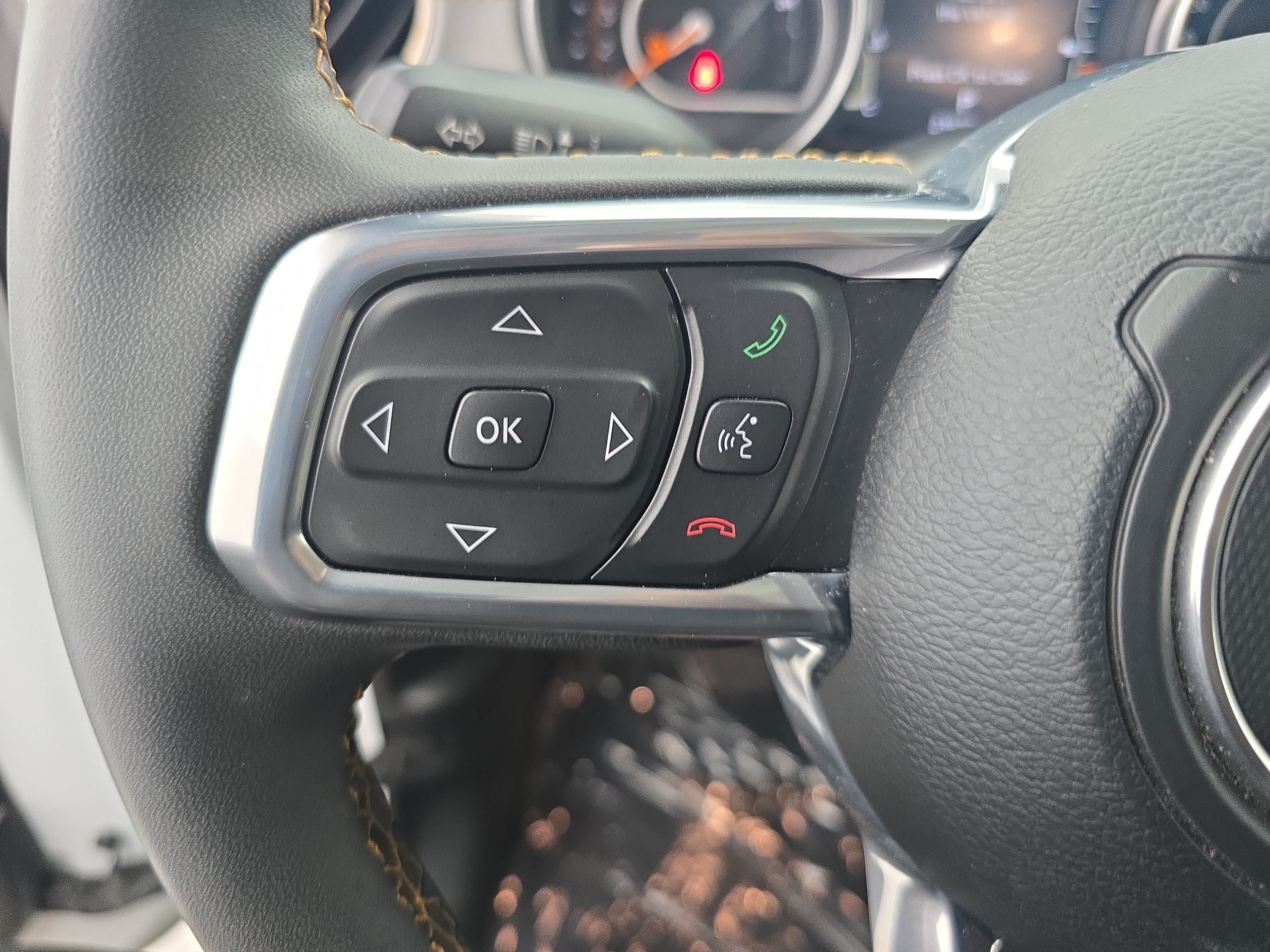 Used 2023 Jeep Gladiator Overland AWD/4WD image 16