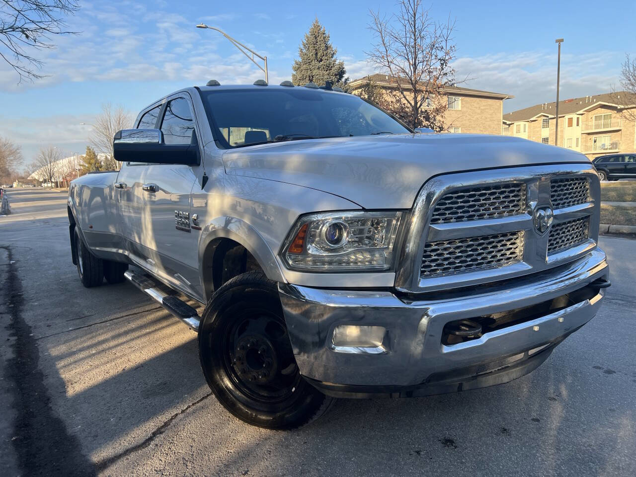 Used 2015 RAM 3500 Laramie image 1