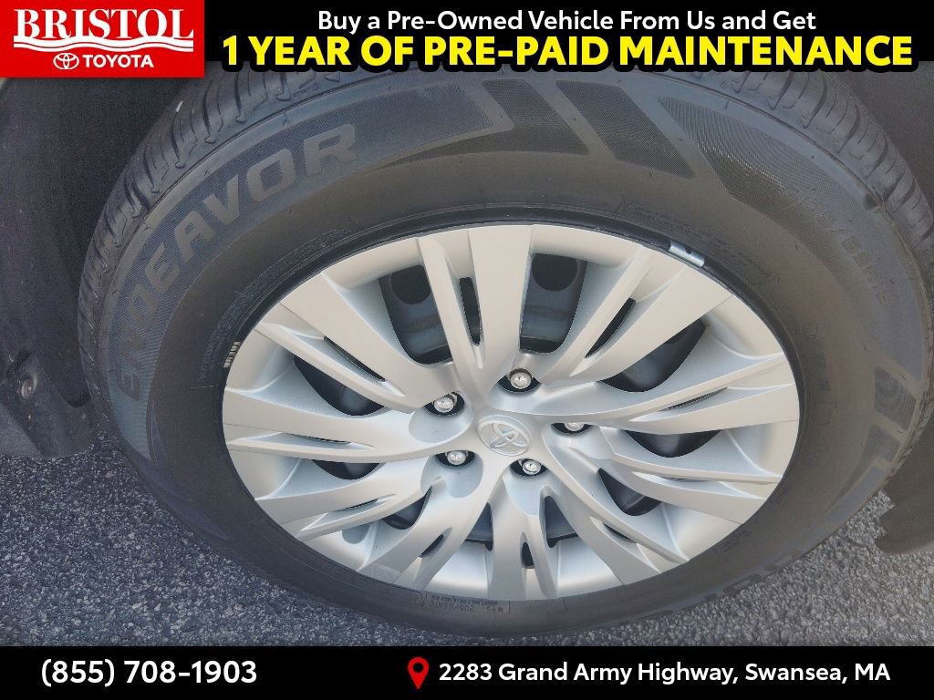 Used 2013 Toyota Camry LE FWD image 9