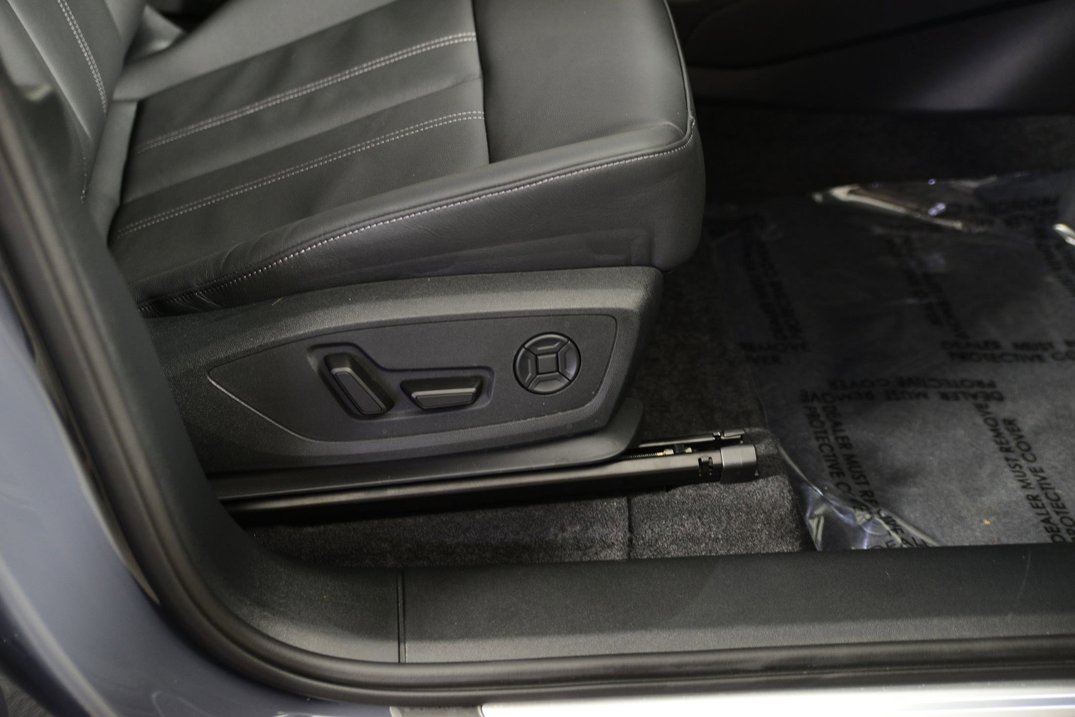 Certified 2025 Audi Q6 e-tron Premium w/ Convenience Package image 19