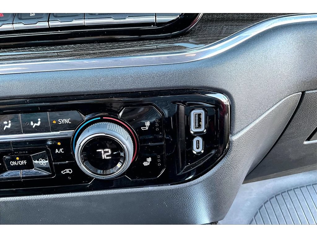 Used 2024 Chevrolet Silverado 1500 LT Trail Boss w/ LT Trail Boss Premium Package AWD/4WD image 16