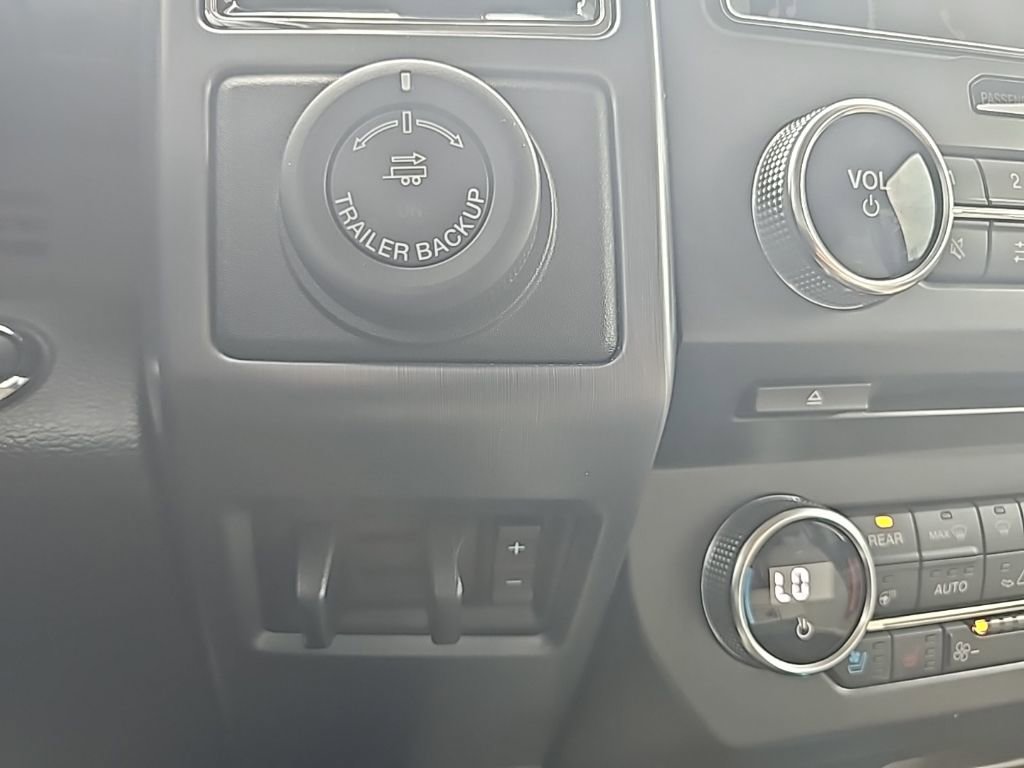 Used 2018 Ford Expedition Platinum image 52